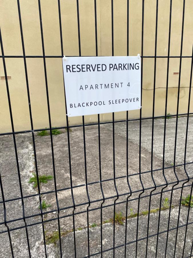 Blackpool Sleepover Apartment 4 Free Parking Sleeps 6 エクステリア 写真